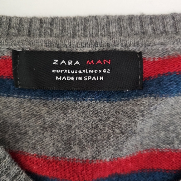 Zara Man Sweater Size XL Grey Red Blue Striped Lightweight Wool Blend V-Neck - Picture 3 of 10